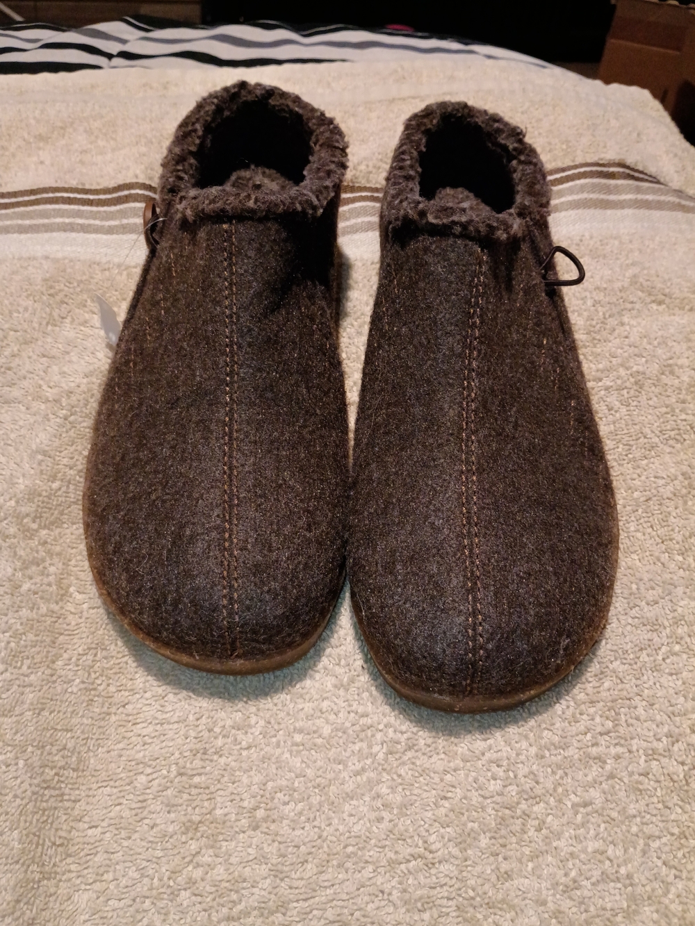 Earth Women's Brown Wool Clog Mules Size 9. OBO NWOT